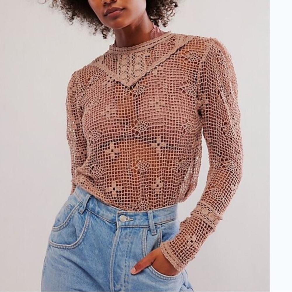 Free People NWT ONLT THE BEST Boho Floral Crochet Bodysuit Size large - Picture 3 of 16